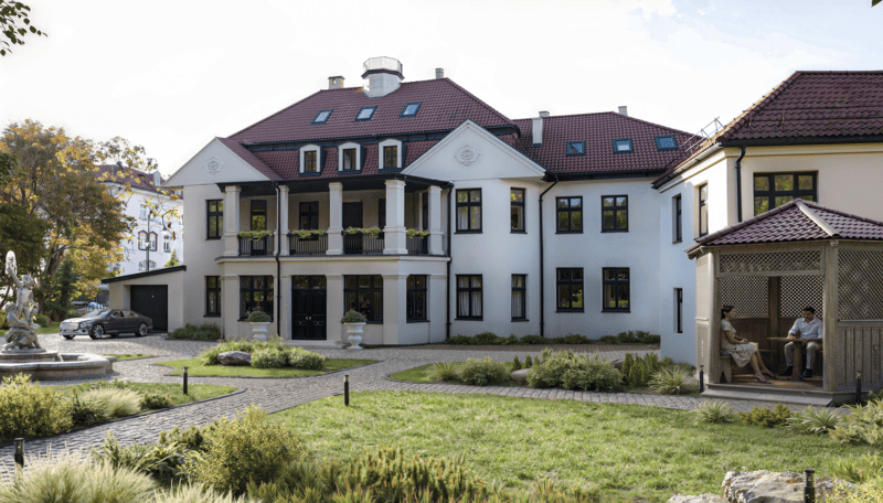 istorinis pastatas su kiemu donelaičio gatvėje klaipėdos centre